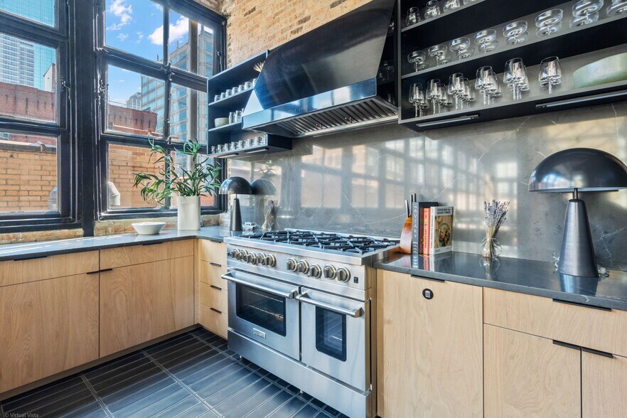 More Photos Of 601 W Randolph St, Chicago Office For Sale