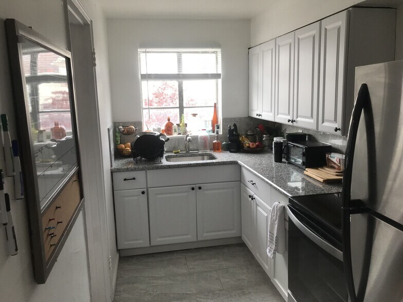 More Photos Of 162 Chapin St, Binghamton Apartments For Sale