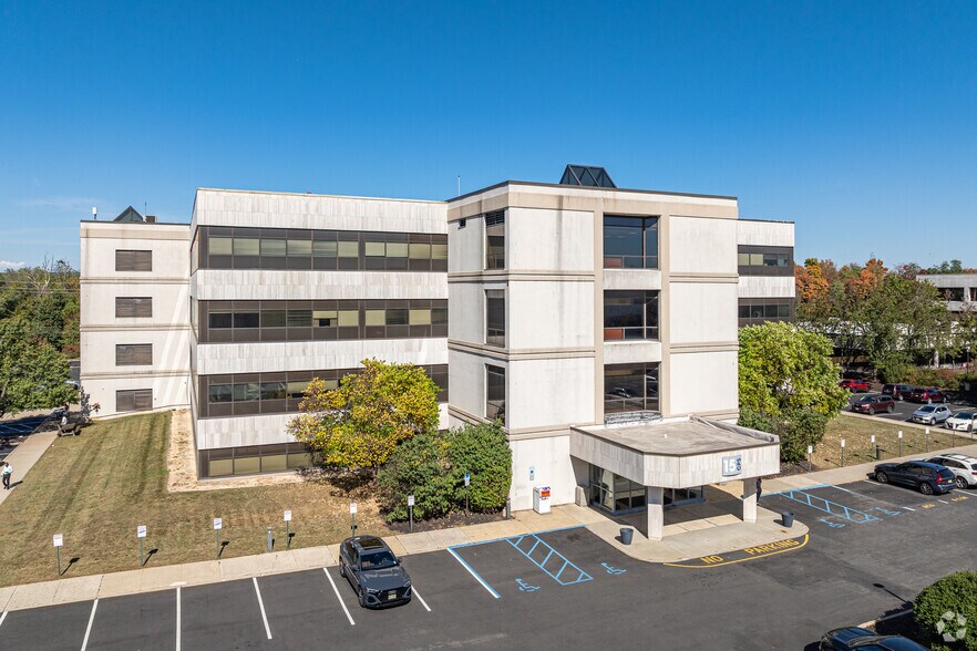 More Photos Of 15 Corporate Pl S, Piscataway Office For Lease