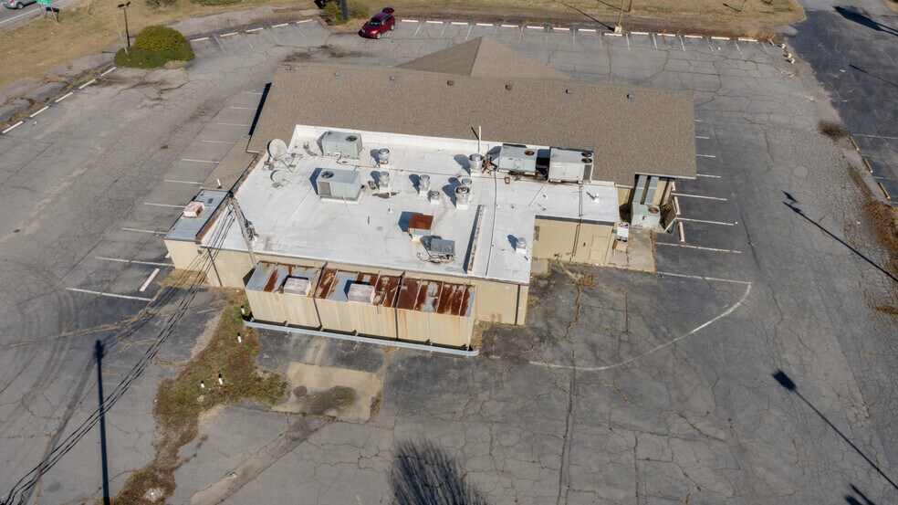 More Photos Of 6951 NC-4, Battleboro General Retail For Sale