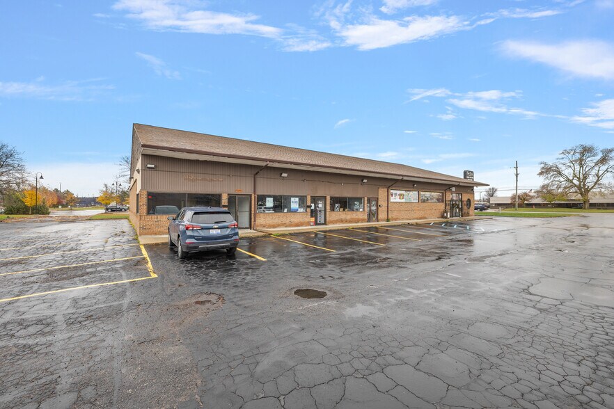 More Photos Of 5625-5655 18 Mile Rd, Sterling Heights Storefront For Sale