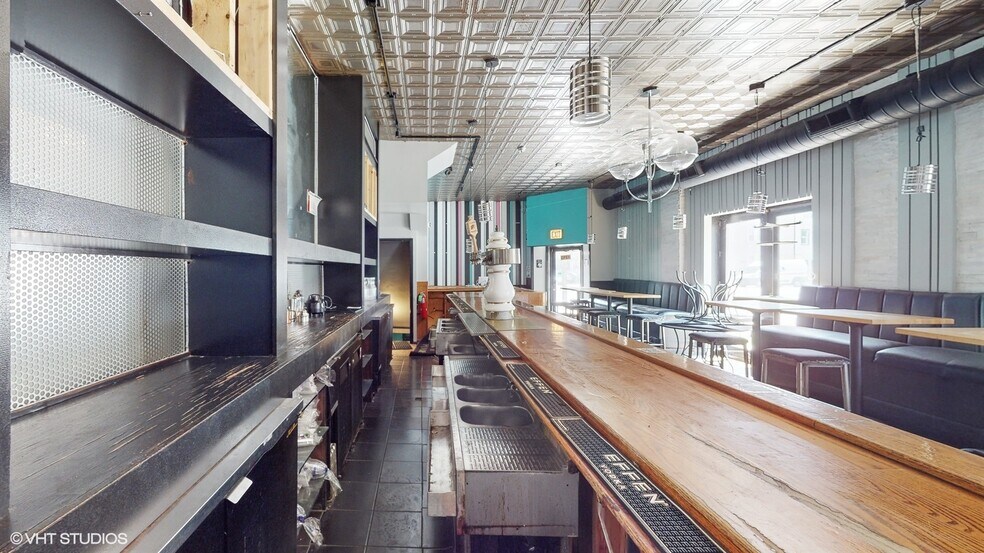 More Photos Of 2500 N Ashland Ave, Chicago Restaurant For Lease