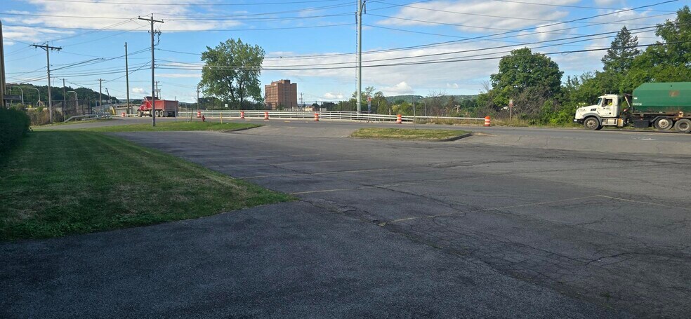 More Photos Of 621 E Brighton Ave, Syracuse Distribution For Lease