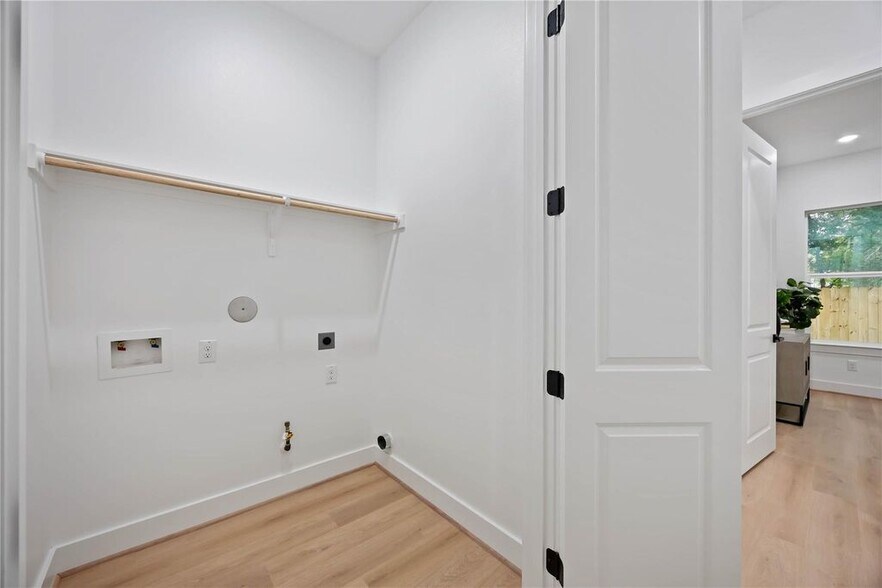 More Photos Of 4430 Knoxville Street #A-B, Houston Apartments For Sale