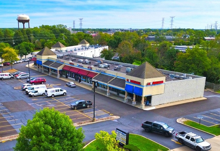 More Photos Of 250-294 Mchenry Rd, Wheeling Unknown For Lease