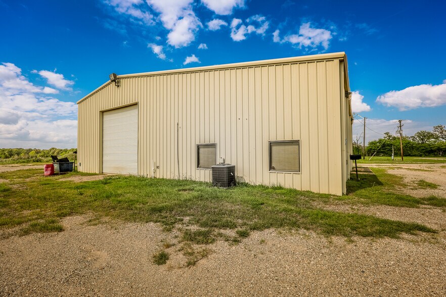 More Photos Of 2617 US Highway 79 N, Carthage Industrial For Sale