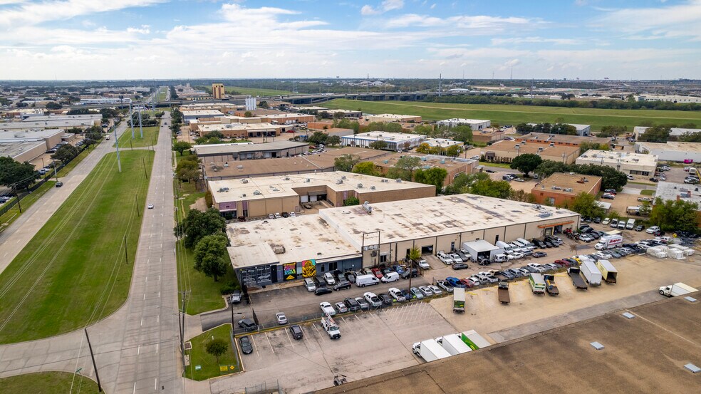 More Photos Of 1365 Regal Row, Dallas Distribution For Sale