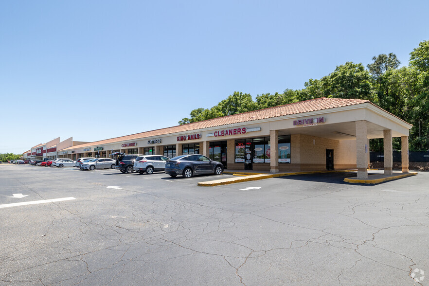 More Photos Of 1531 Monument Rd, Jacksonville Storefront For Lease