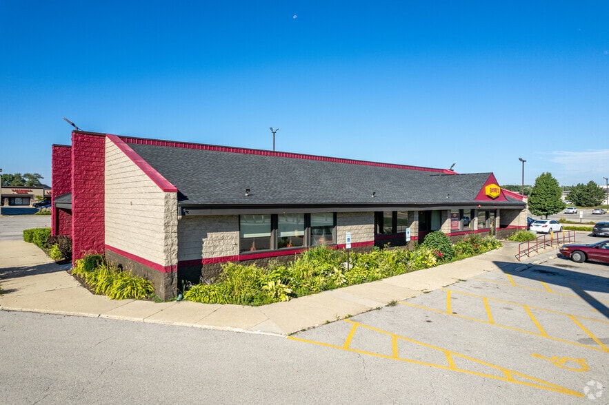 More Photos Of 1090-1250 E Lake St, Hanover Park Unknown For Lease