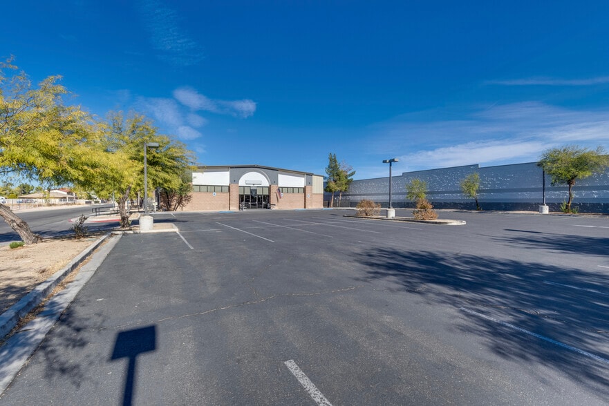 More Photos Of 3250 N Bronco St, Las Vegas General Retail For Sale