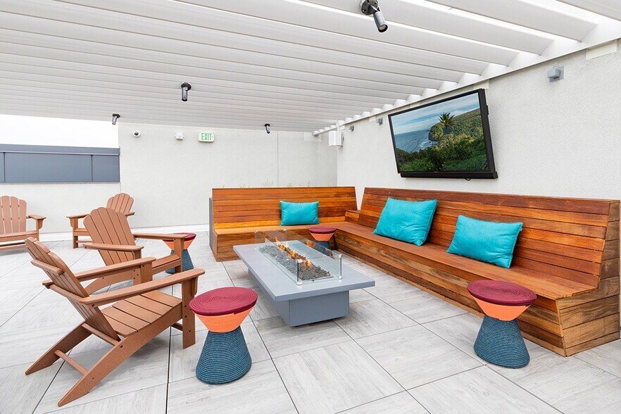 More Photos Of 1040 Santa Fe Dr, Denver Apartments For Lease