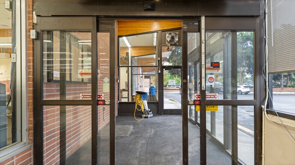 More Photos Of 905 S 2nd Ave, Walla Walla General Retail For Sale