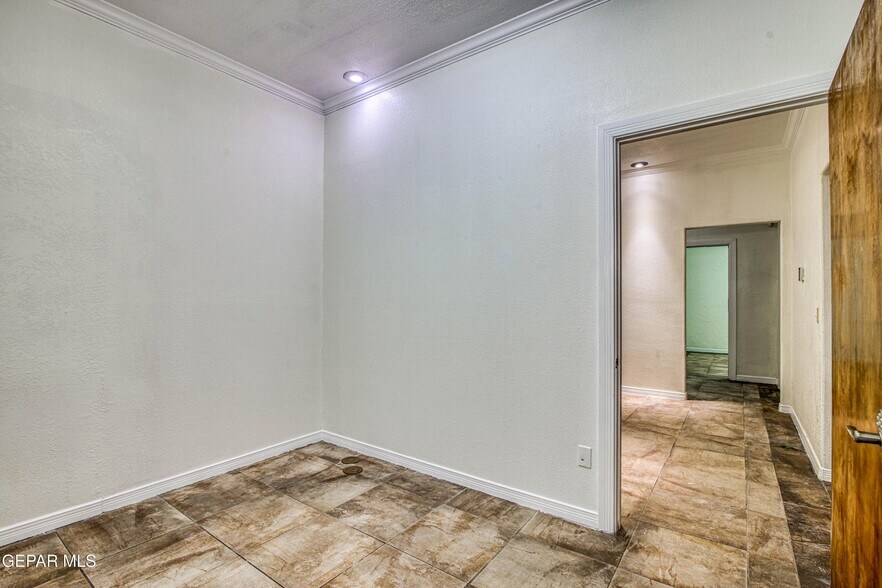 More Photos Of 550 S Mesa Hills Dr, El Paso Medical For Lease