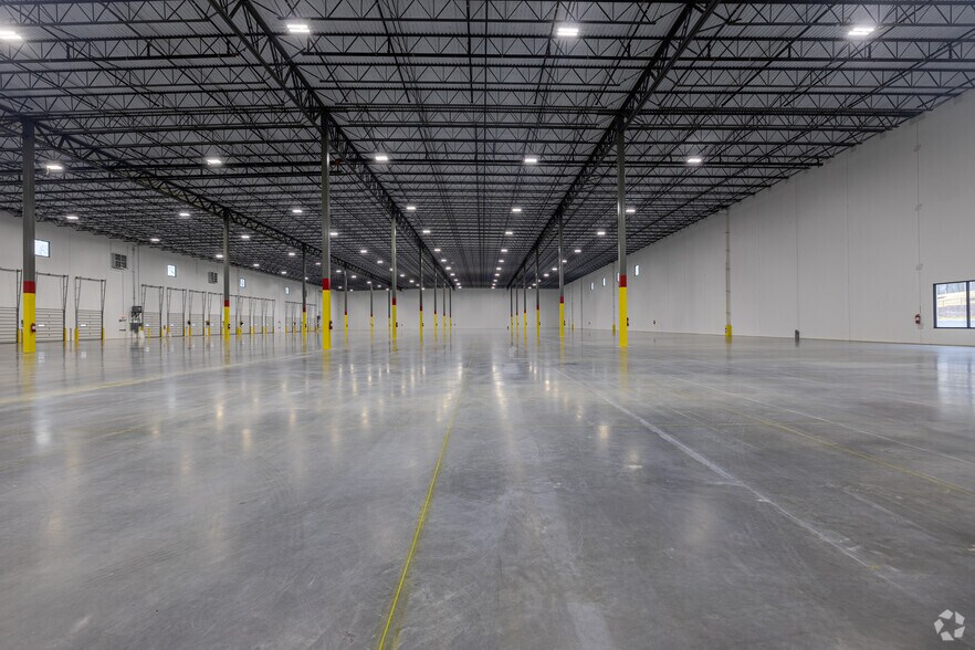 More Photos Of 1305 Furnace Rd, Linthicum Heights Distribution For Lease