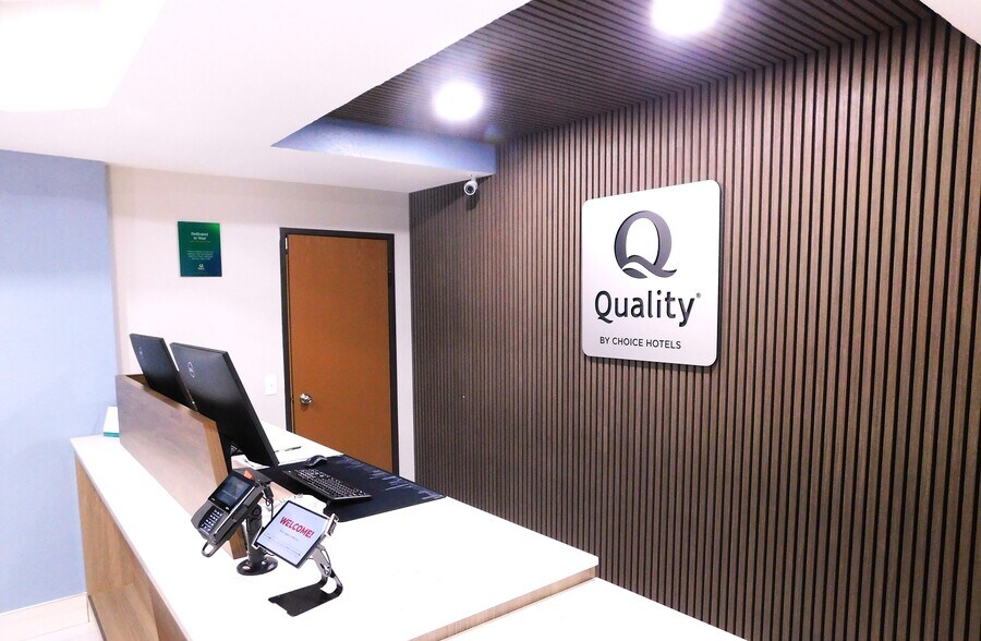 More Photos Of 1823 W Reynolds St, Pontiac Hotel For Sale