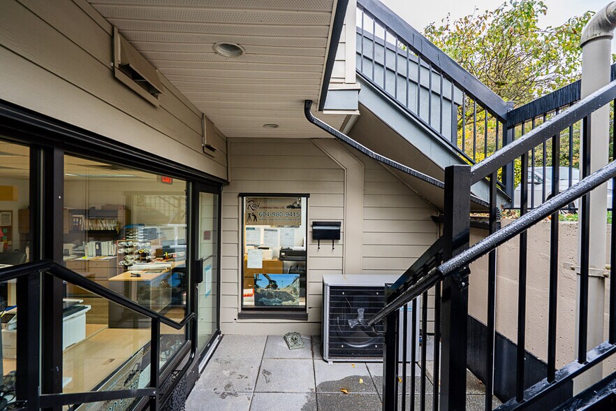 More Photos Of 2450-2472 Haywood Ave, West Vancouver Office For Sale