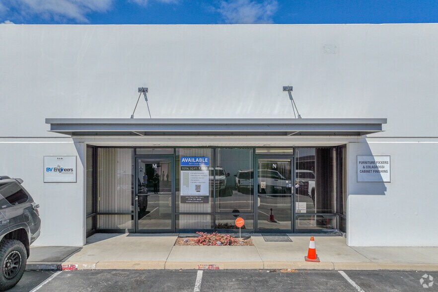 More Photos Of 3911 E La Palma Ave, Anaheim Warehouse For Lease