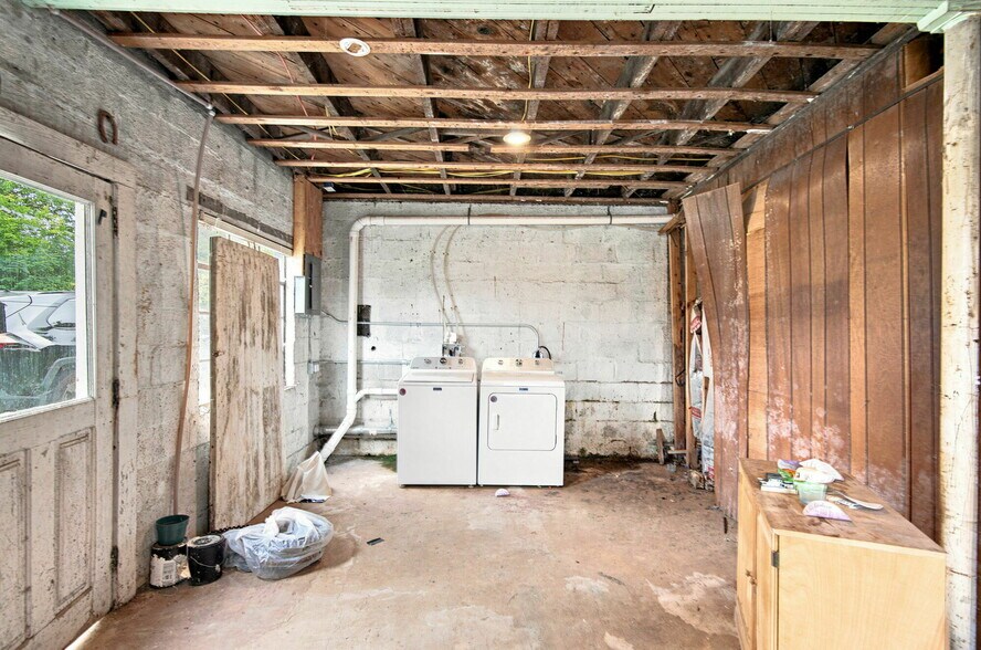 More Photos Of 206 Ferry St, Loudon Multifamily For Sale