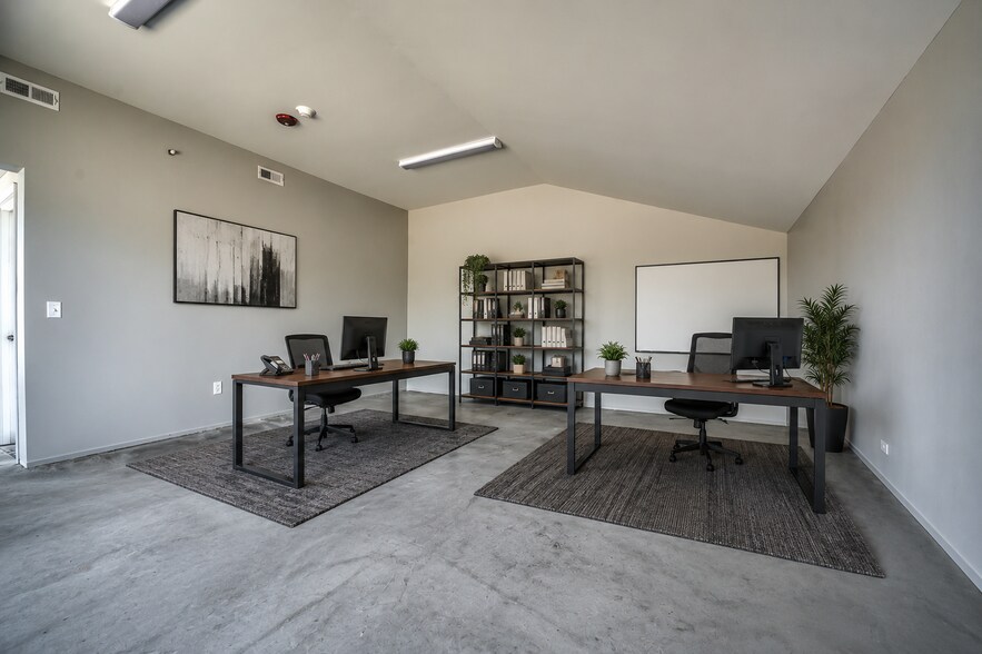 More Photos Of 2690 E Church St, Sandwich Warehouse For Lease