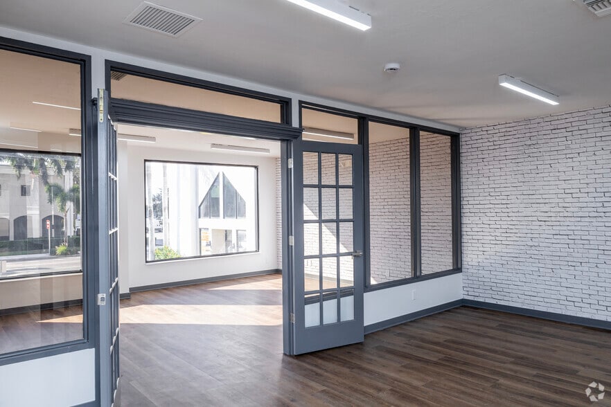 More Photos Of 522 9th St W, Bradenton Medical For Lease