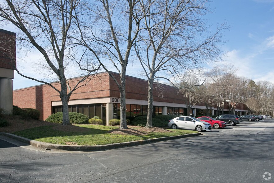 Primary Photo Of 3980 DeKalb Technology Pky, Atlanta Light Distribution For Lease