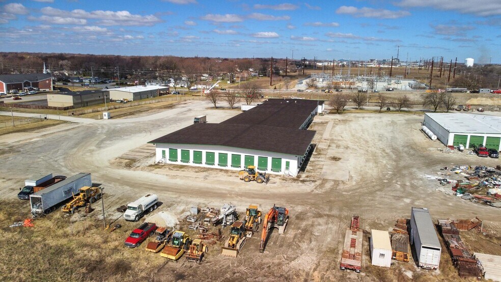 More Photos Of 106 Mooney Dr, Bourbonnais Warehouse For Lease