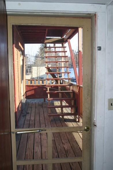 More Photos Of 42 Central St, Newport Flex For Lease