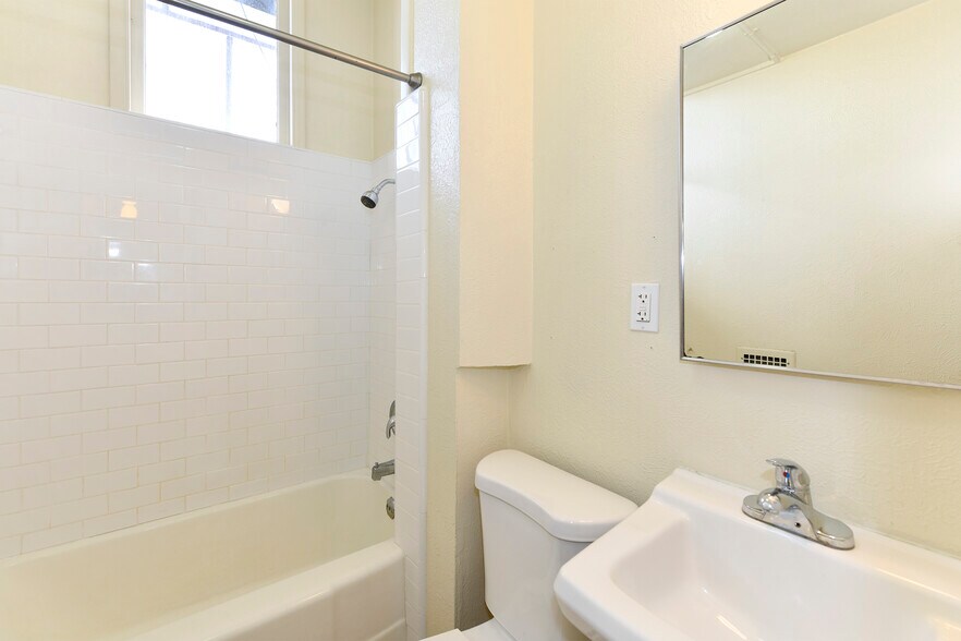 More Photos Of 1519 Main St, Napa Storefront Retail Residential For Sale