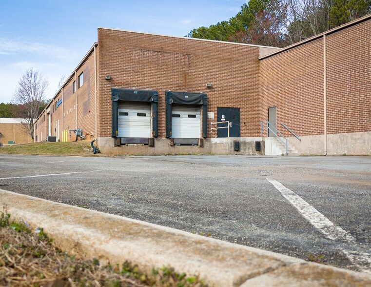 More Photos Of 1040 Cobb Industrial Dr, Marietta Manufacturing For Sale