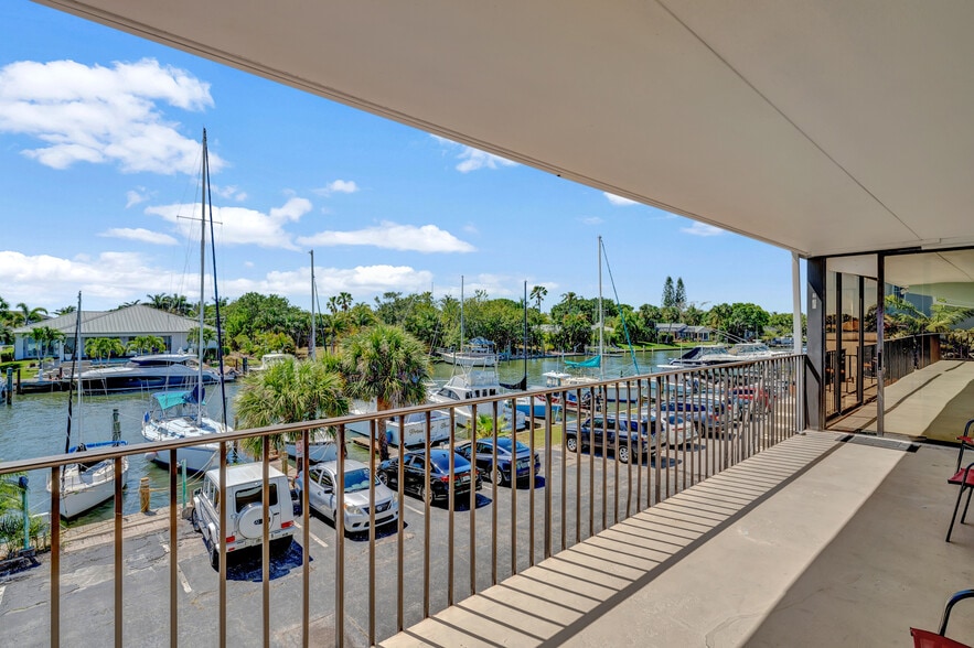 More Photos Of 23 Royal Palm Pointe, Vero Beach Restaurant For Sale