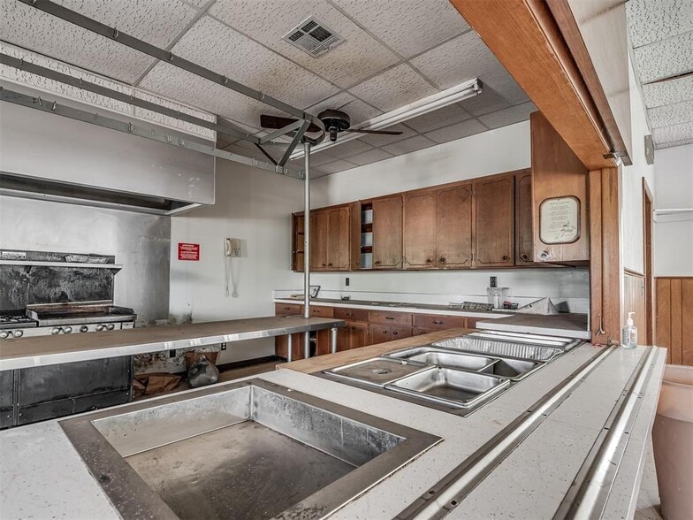 More Photos Of 2000 N Spencer Rd, Oklahoma City Religious Facility For Sale