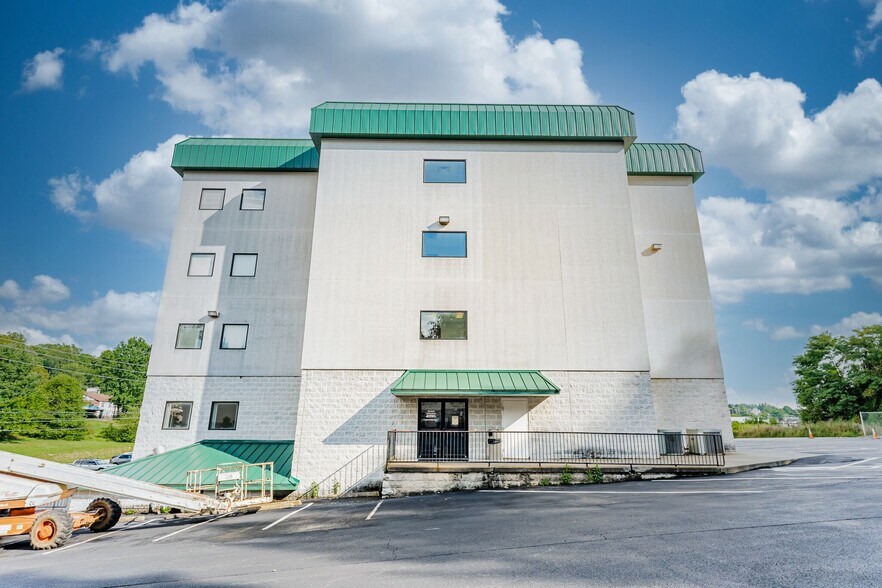 More Photos Of 1311-1319 Pineview Dr, Morgantown Medical For Sale