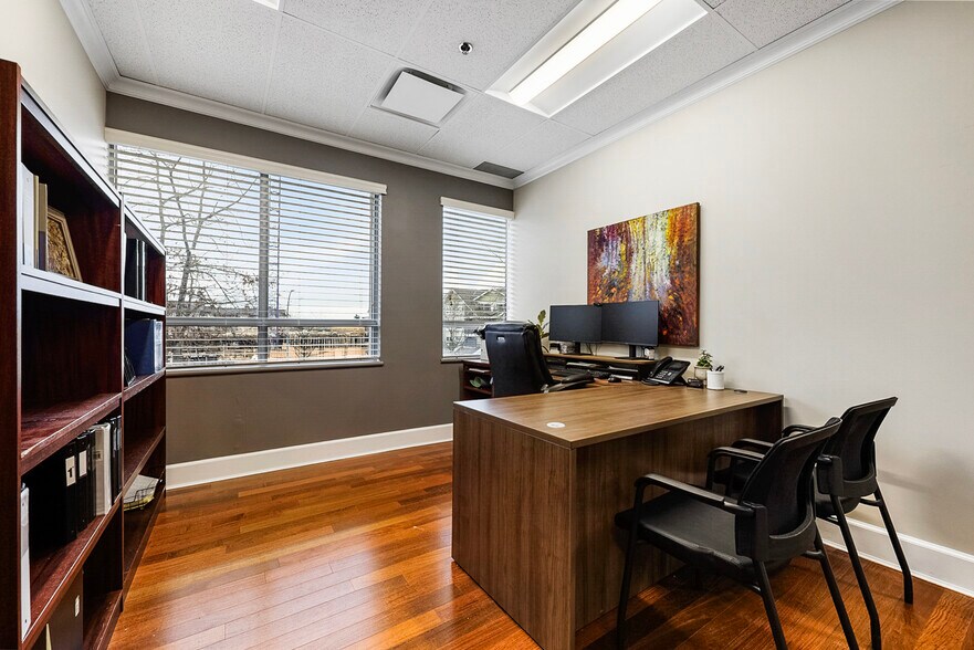 More Photos Of 6351 197th St, Langley Office For Sale