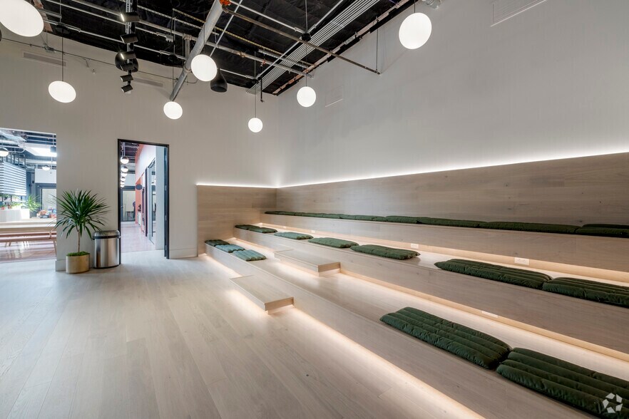 More Photos Of 1801 E Camelback Rd, Phoenix Coworking Space