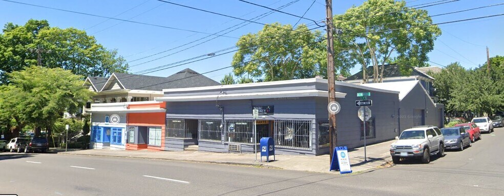 More Photos Of 1537 SE Morrison St, Portland Freestanding For Sale