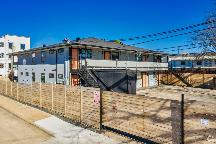 More Photos Of 4400 San Jacinto St, Dallas Multifamily For Sale