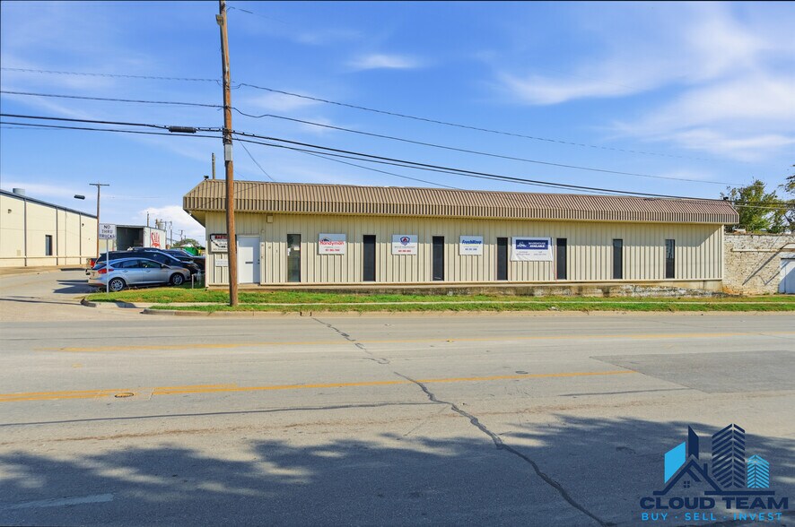 More Photos Of 601 Riverside Dr, Fort Worth Flex For Sale