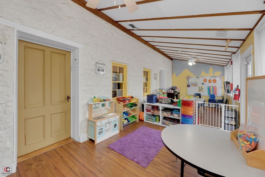 More Photos Of 14 Chisholm Trail Rd, Round Rock Schools For Sale