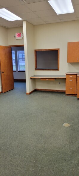 More Photos Of 1410-1420 W State St, Alliance Medical For Sale