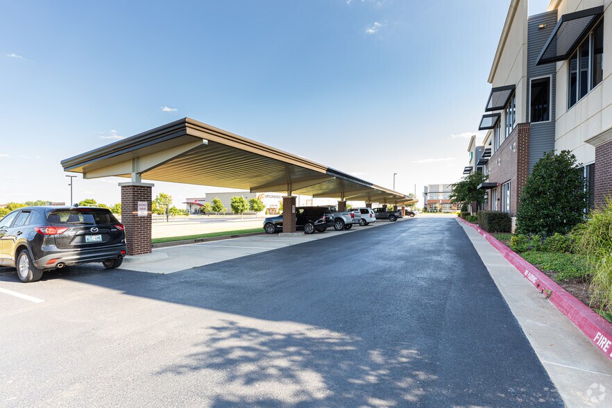 More Photos Of 2900 S Telephone Rd, Moore Office For Lease
