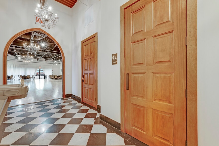 More Photos Of 1530-1550 SW 8th St, Boynton Beach General Retail For Sale