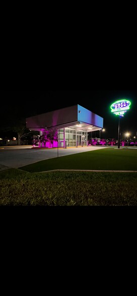 More Photos Of 4595 49th St, Saint Petersburg Convenience Store For Sale