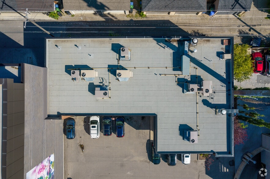 More Photos Of 2022-2032 33rd Ave SW, Calgary Storefront Retail Office For Lease