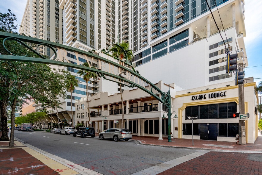 More Photos Of 145 SW 1st Ave, Fort Lauderdale Bar For Lease