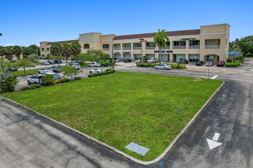 More Photos Of 4880-4898 NW 183rd - Outparcel st, Miami Gardens Land For Lease