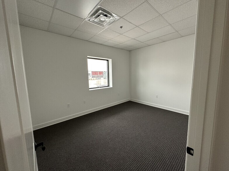 More Photos Of 12425 W Airport Blvd, Sugar Land Light Distribution For Lease