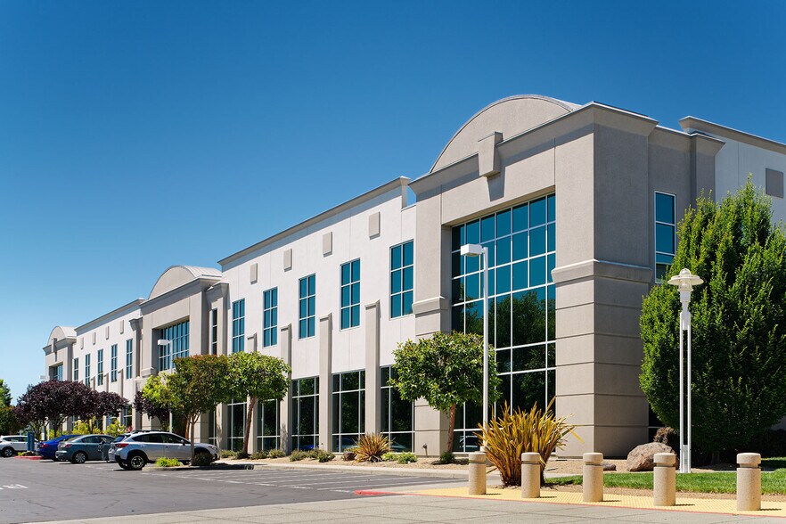 More Photos Of 2000-2100 S McDowell Boulevard Ext, Petaluma Office For Lease