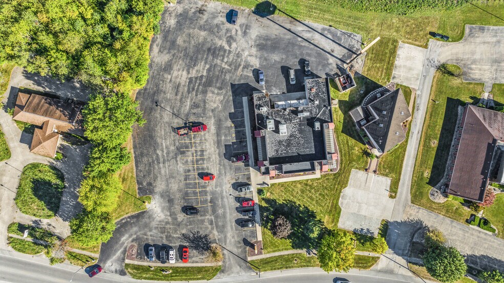 More Photos Of 224 E Richmond Ave, Mattoon General Retail For Sale