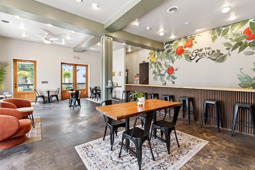 More Photos Of 33 Elm St, East Aurora Restaurant For Sale