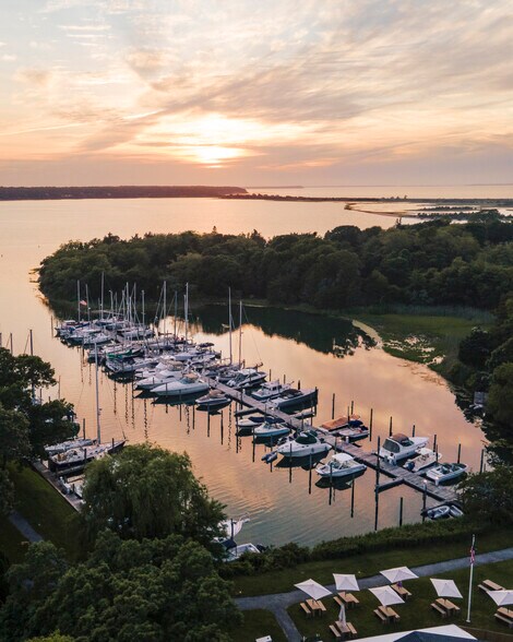 More Photos Of 313 Three Mile Harbor Rd, East Hampton Restaurant For Lease